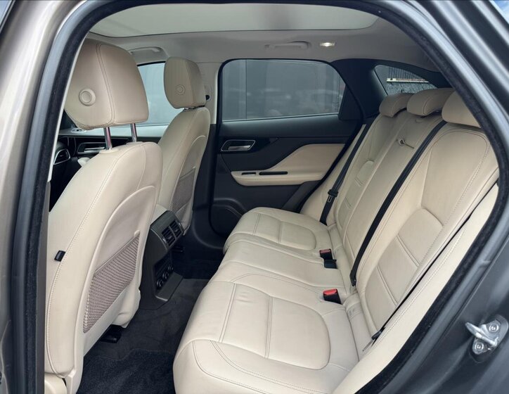 Jaguar F-Pace SUV 2,0 l 132 kw