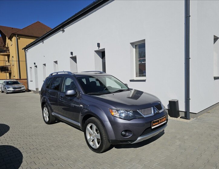 Mitsubishi Outlander SUV / Terénní 2,2 l 115 kw