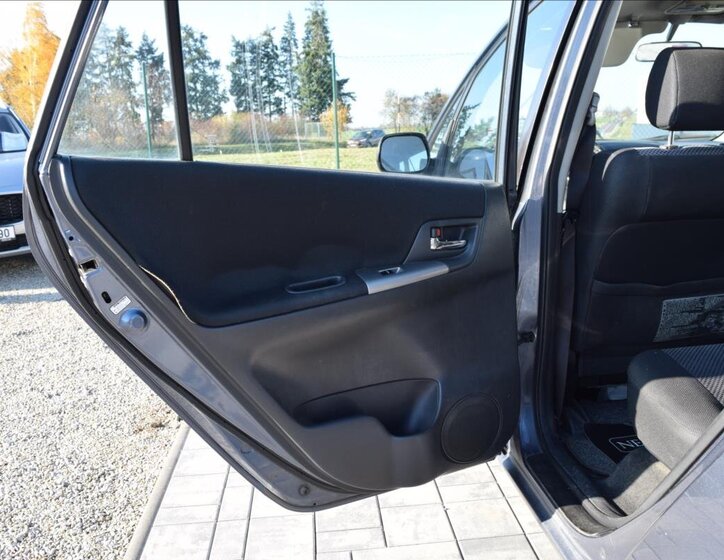 Toyota Corolla Verso Kombi 1,6 l 81 kw