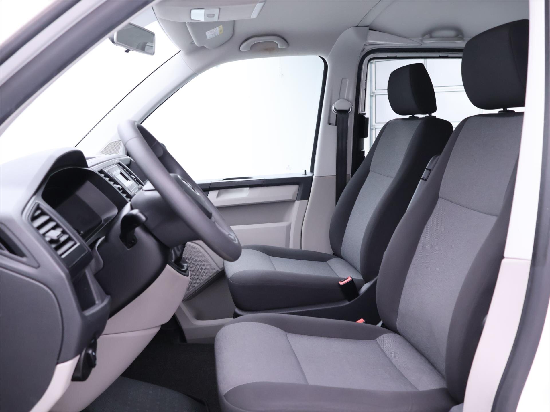 Volkswagen Transporter Kombi 2,0 l 62 kw