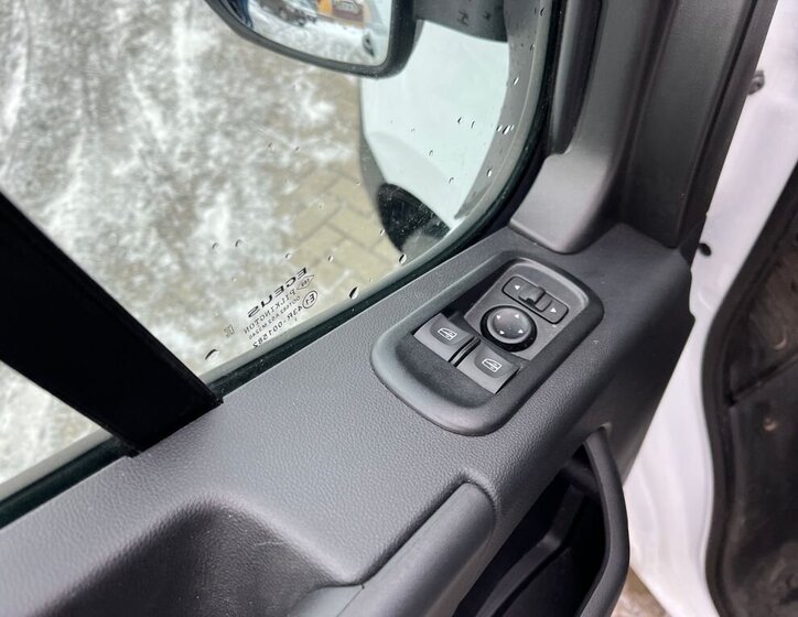 Nissan Interstar Skříň 2,3 l 100 kw