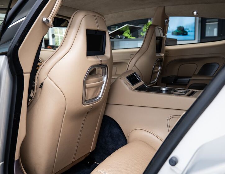 Aston Martin Rapide 10