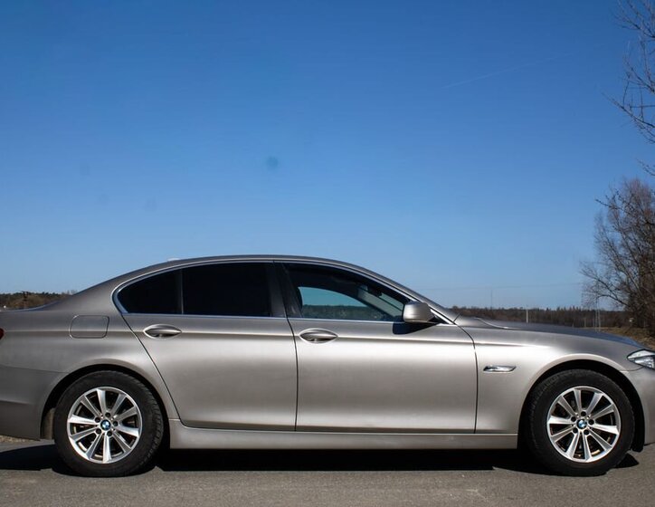 BMW Řada 5 Sedan / Limuzína 2,0 l 120 kw