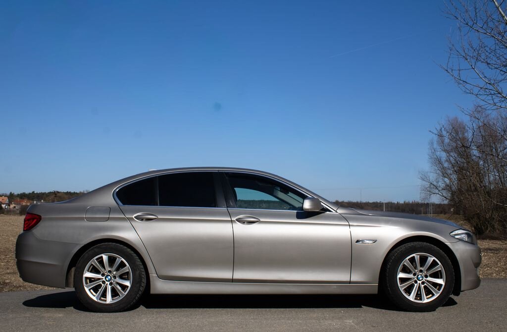 BMW Řada 5 Sedan / Limuzína 2,0 l 120 kw