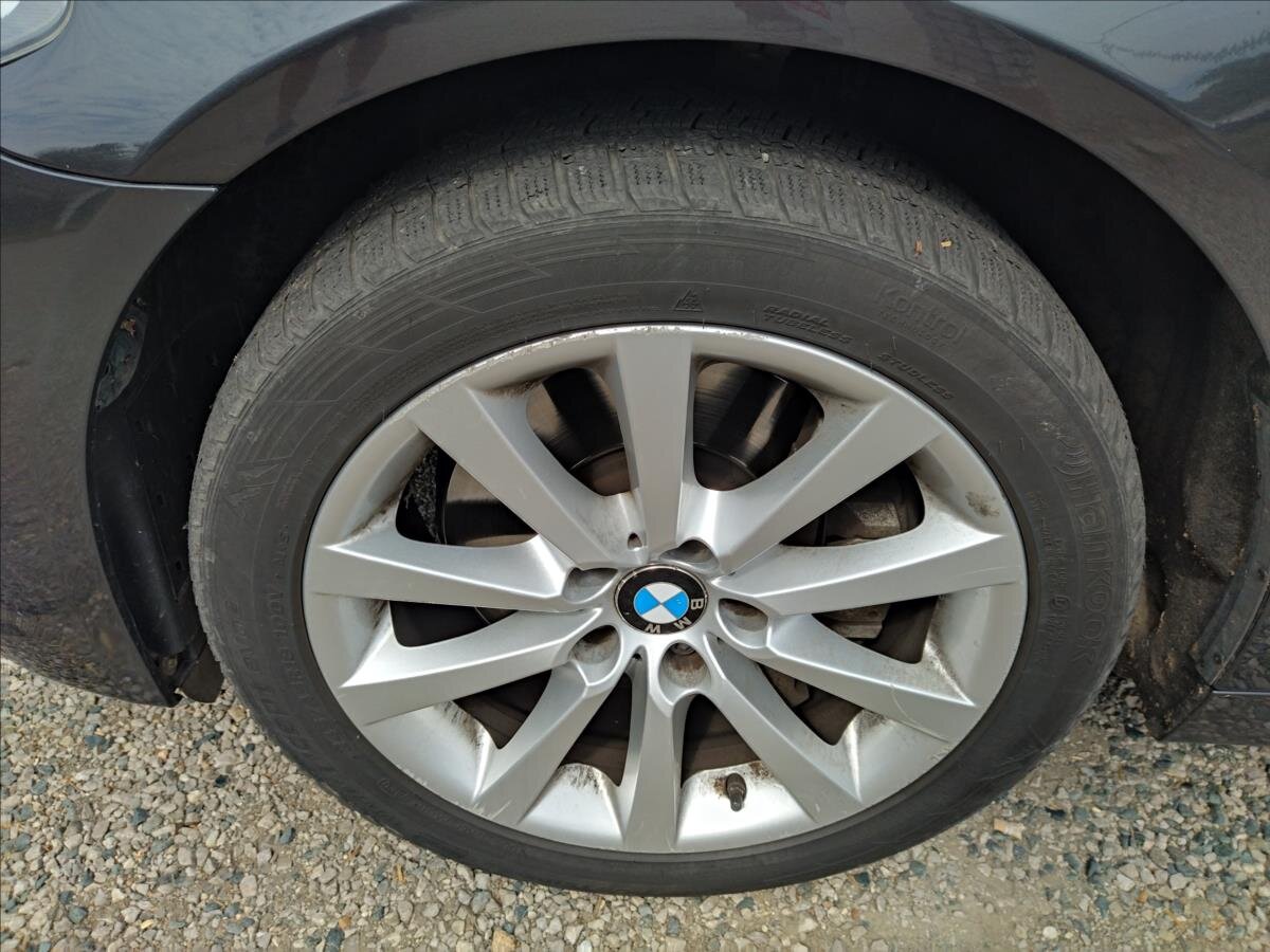 BMW Řada 5 Kombi 3,0 l 190 kw