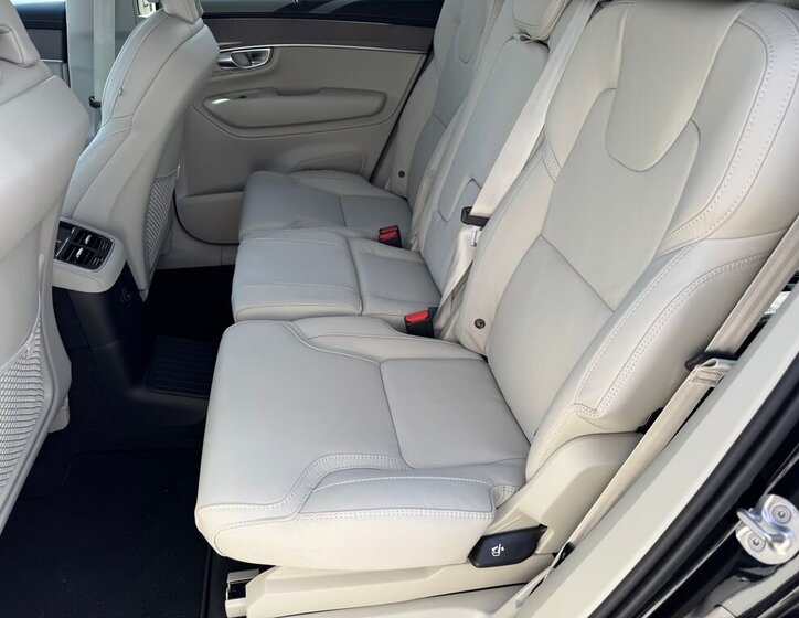 Volvo XC90 SUV / Terénní 2,0 l 335 kw