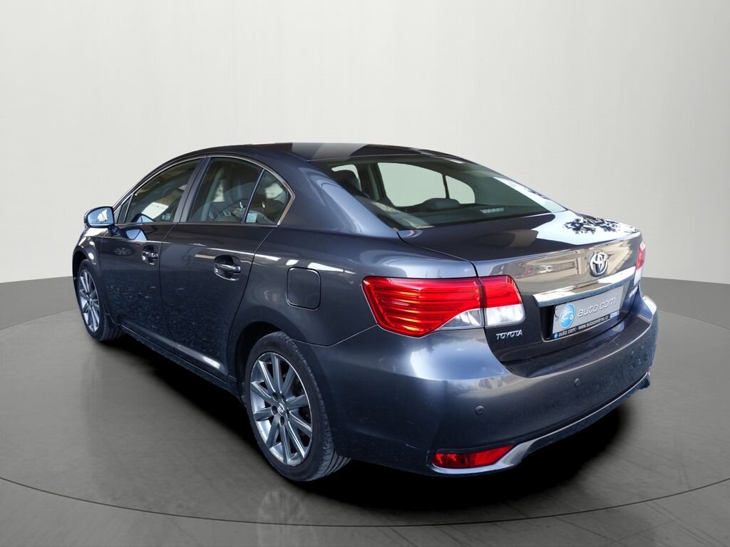 Toyota Avensis Sedan / Limuzína 2,0 l 112 kw