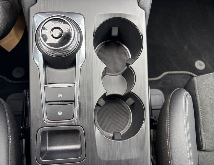 Ford Kuga SUV / Terénní 2,5 l 178 kw