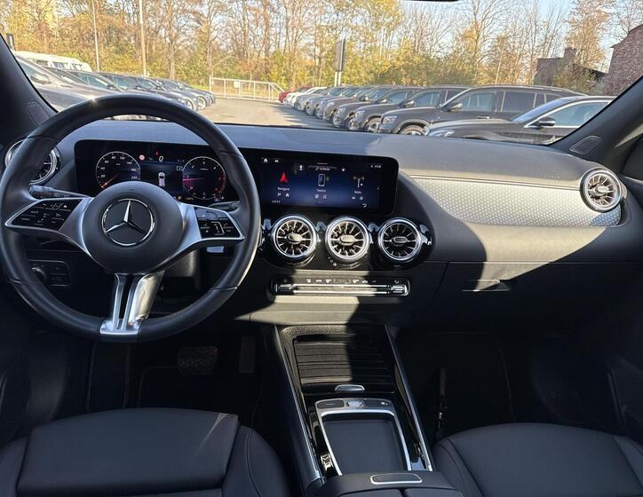 Mercedes-Benz GLA 12