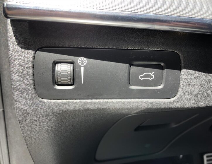 Volvo XC90 SUV / Terénní 2,0 l 173 kw