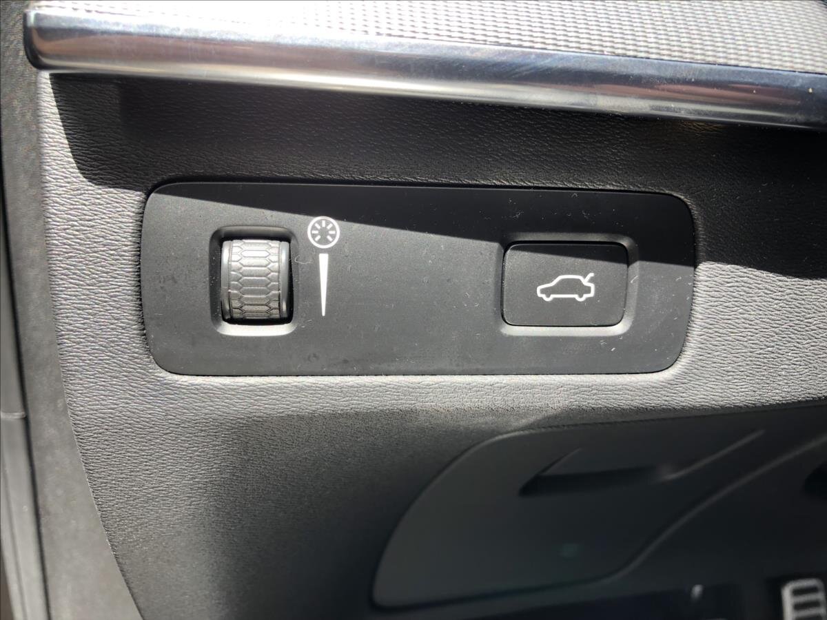 Volvo XC90 SUV / Terénní 2,0 l 173 kw