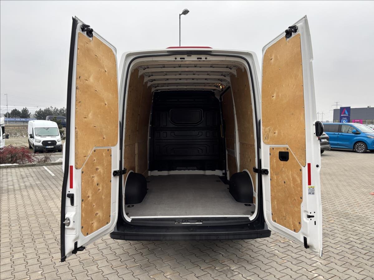 Volkswagen Crafter Skříň 2,0 l 103 kw