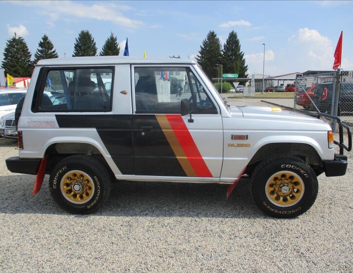 Mitsubishi Pajero SUV 2,5 l 70 kw