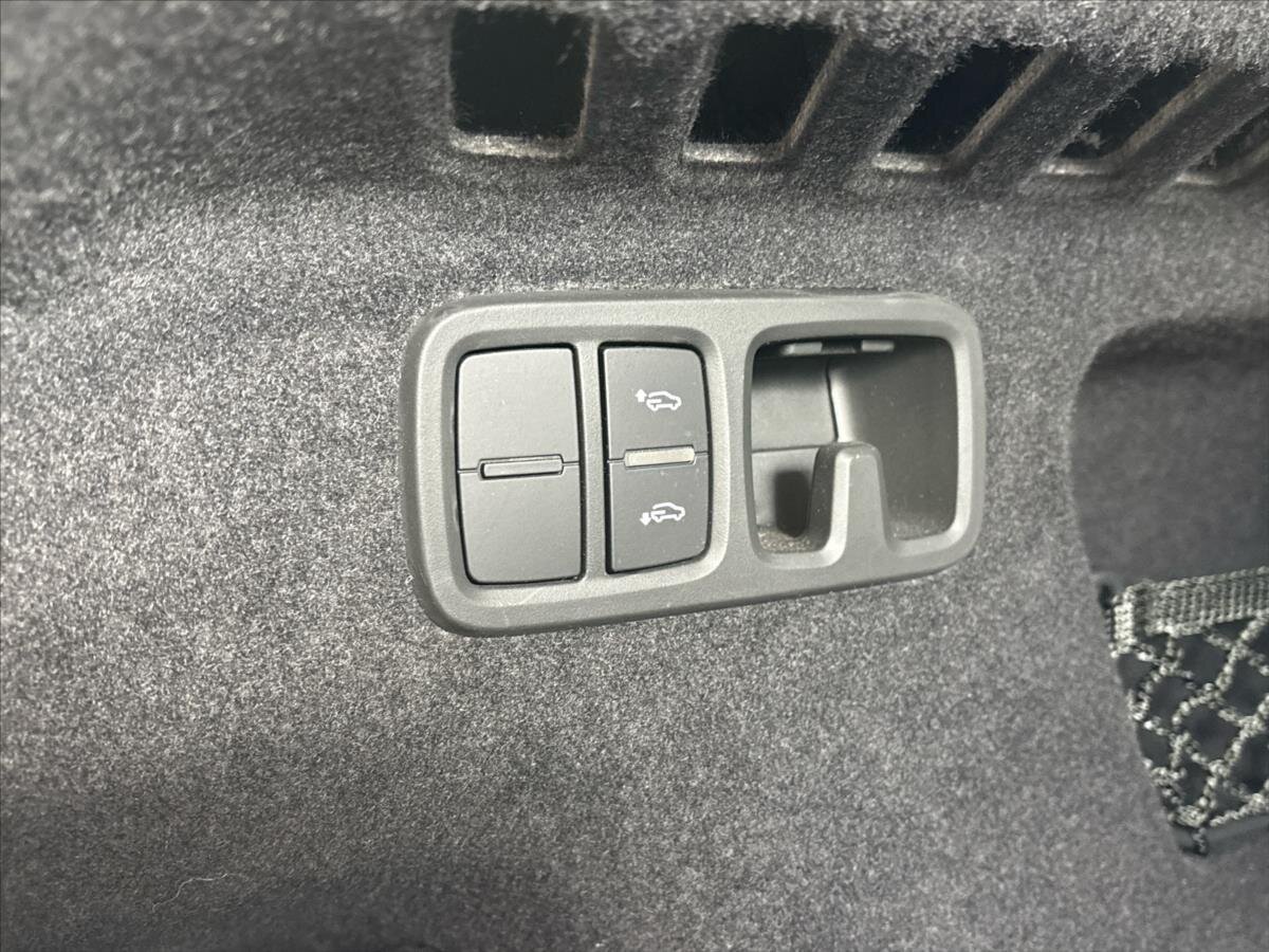 Audi Q8 SUV / Terénní 3,0 l 210 kw