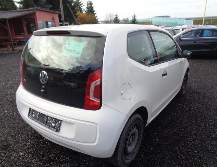 Volkswagen up! 8