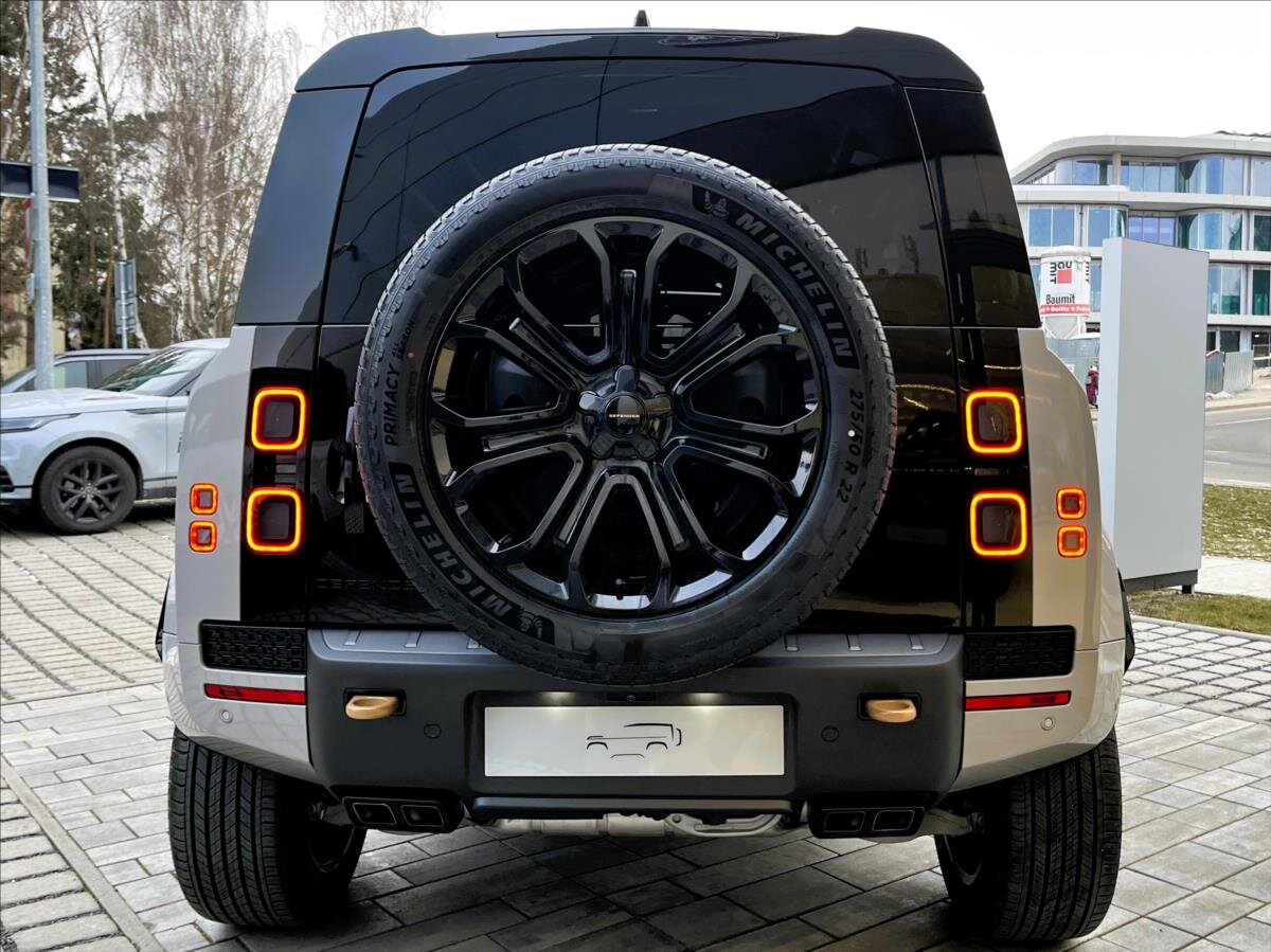 Land Rover Defender SUV / Terénní 4,4 l 467 kw