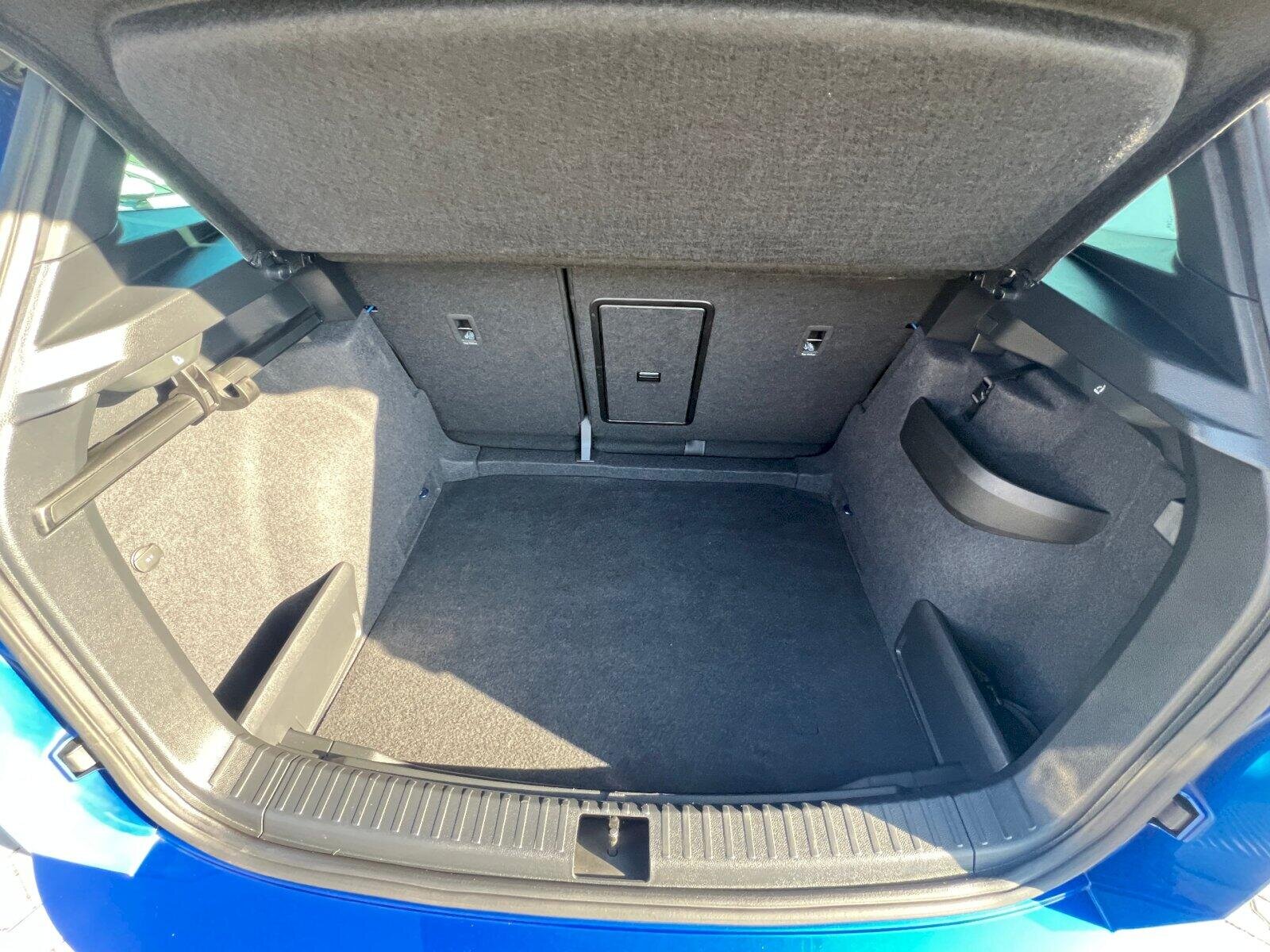 Škoda Karoq SUV / Terénní 1,5 l 110 kw