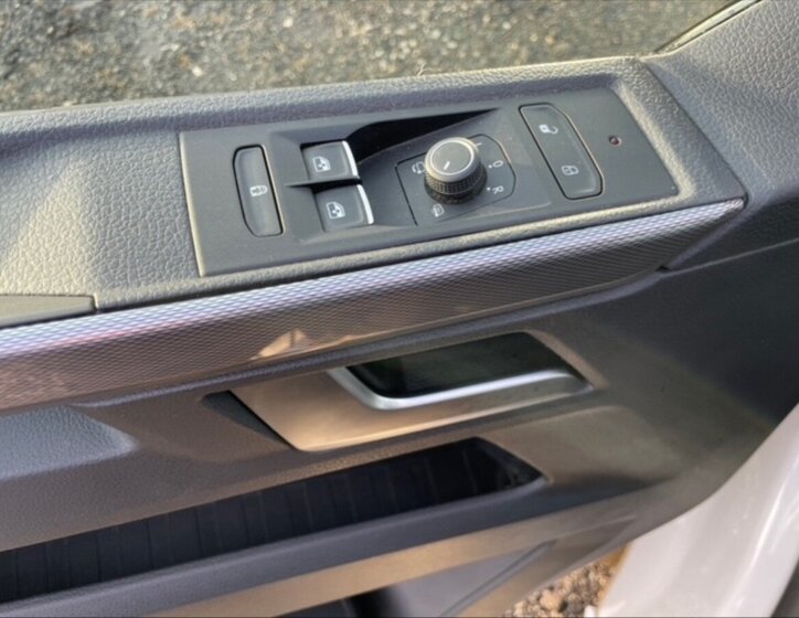 Volkswagen Multivan 11