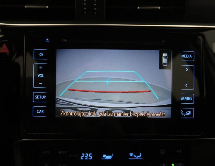 Toyota Auris Kombi 1,6 l 97 kw