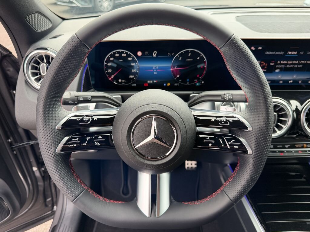 Mercedes-Benz GLB SUV / Terénní 2,0 l 110 kw