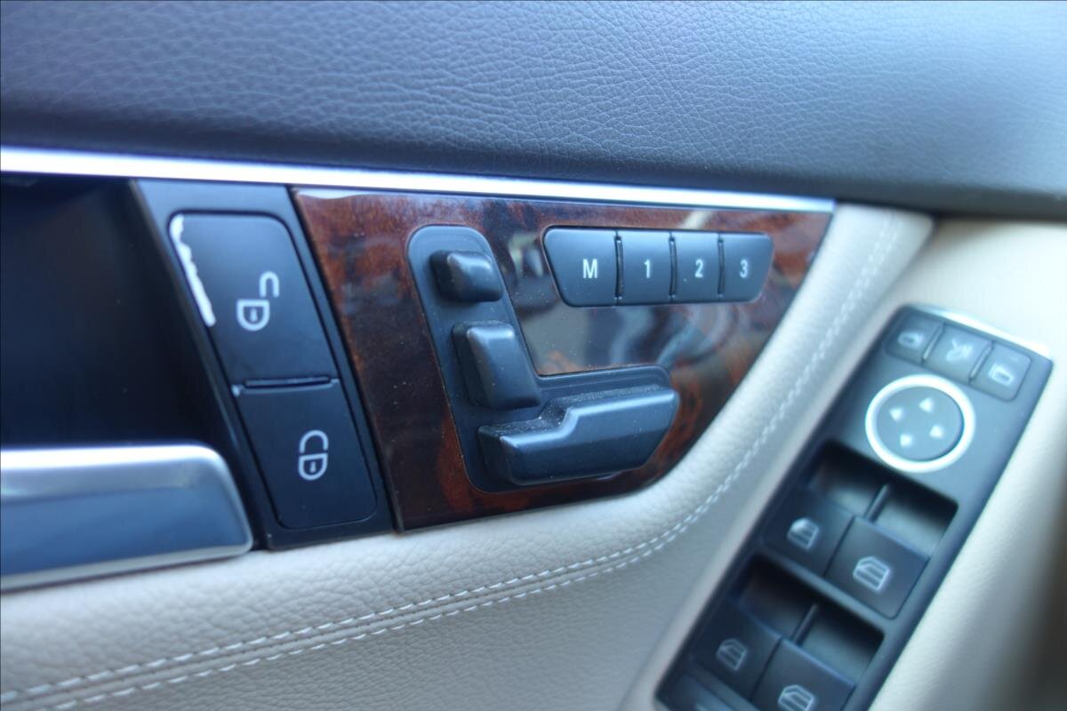 Mercedes-Benz Třídy C Sedan 3,0 l 170 kw