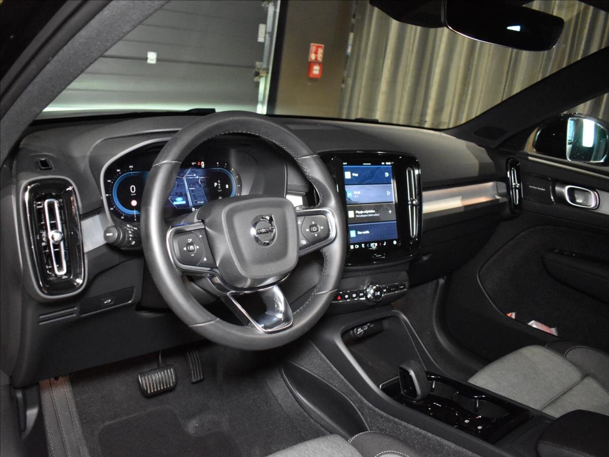 Volvo XC40 SUV 2,0 l 120 kw