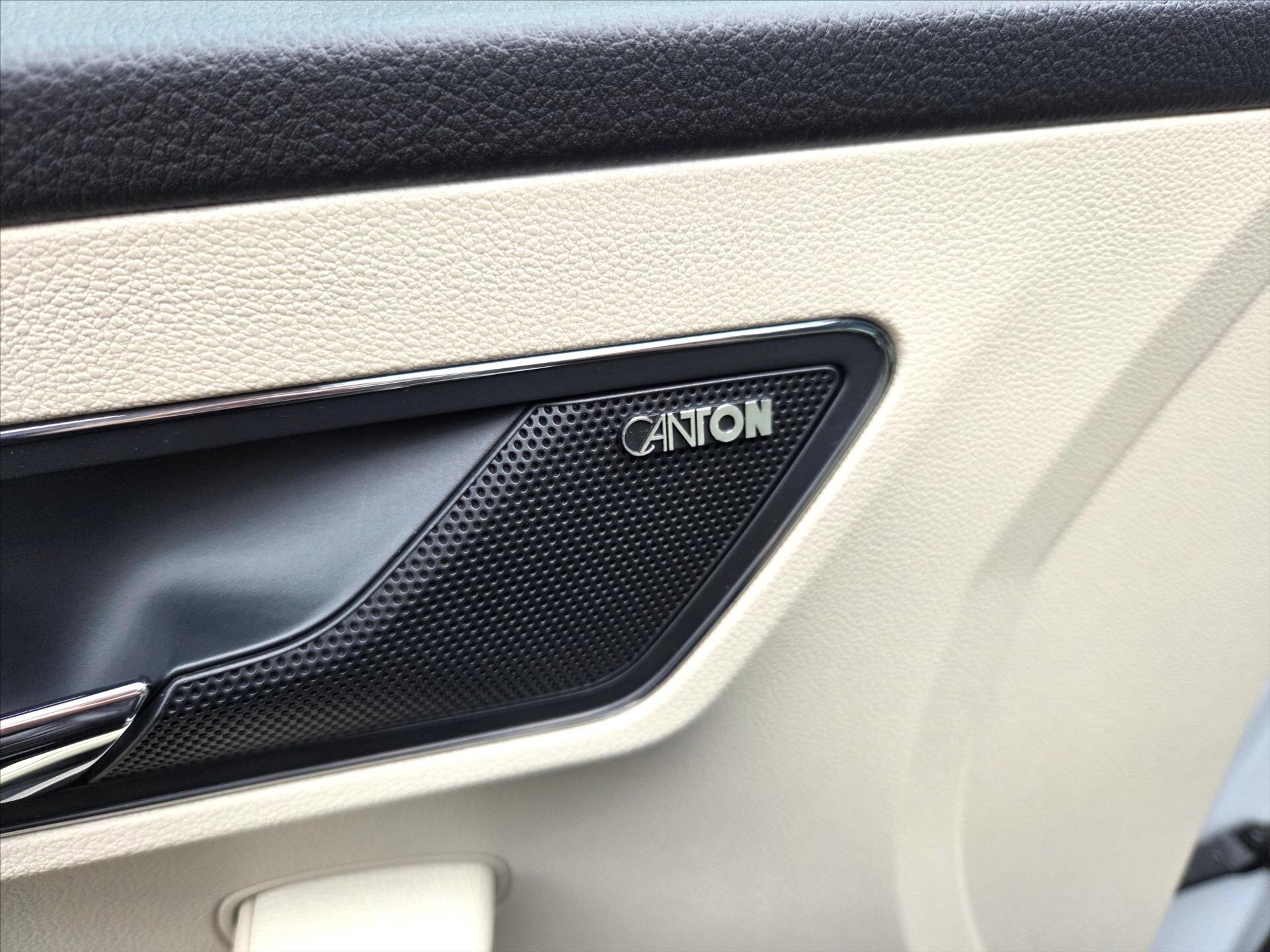 Škoda Karoq SUV 1,5 l 110 kw