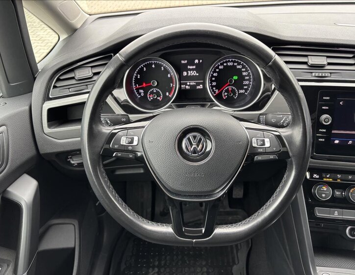 Volkswagen Touran MPV 1,5 l 110 kw