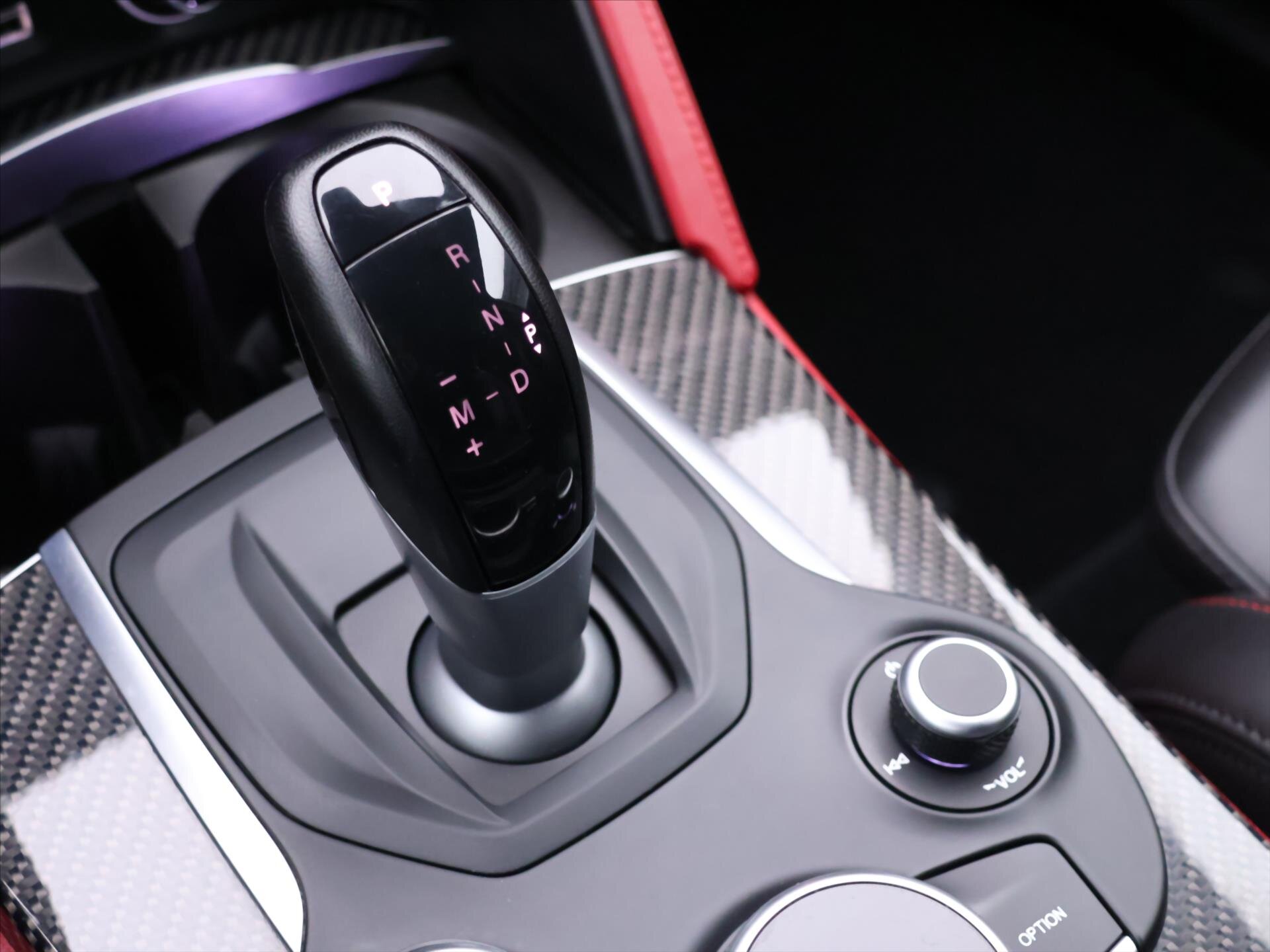 Alfa Romeo Stelvio SUV / Terénní 2,9 l 375 kw