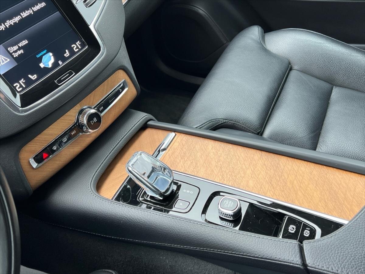 Volvo XC90 SUV / Terénní 2,0 l 173 kw