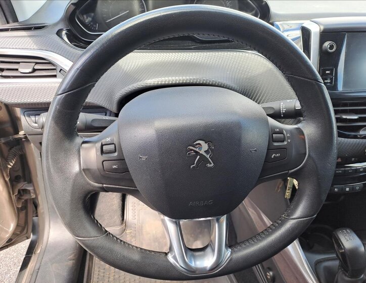 Peugeot 2008 MPV 1,2 l 81 kw