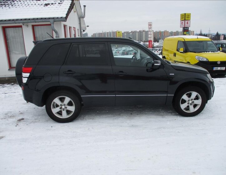 Suzuki Grand Vitara 5