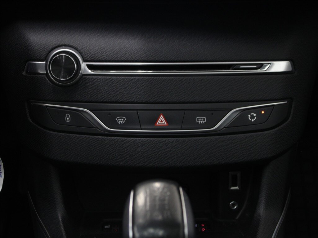 Peugeot 308 Hatchback 1,6 l 73 kw