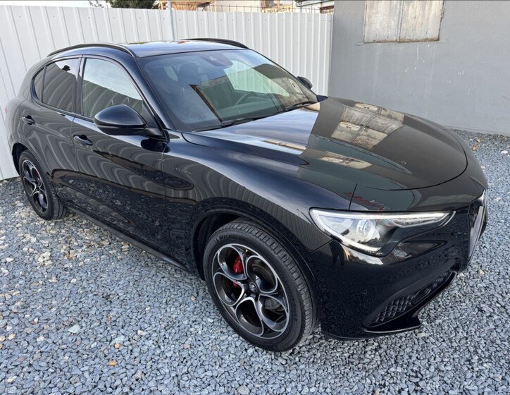 Alfa Romeo Stelvio SUV 2,0 l 206 kw