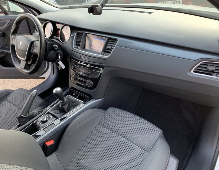 Peugeot 508 Sedan / Limuzína 2,0 l 120 kw