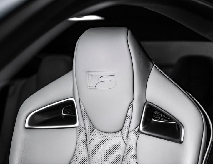 Lexus RC F Kupé 5,0 l 351 kw