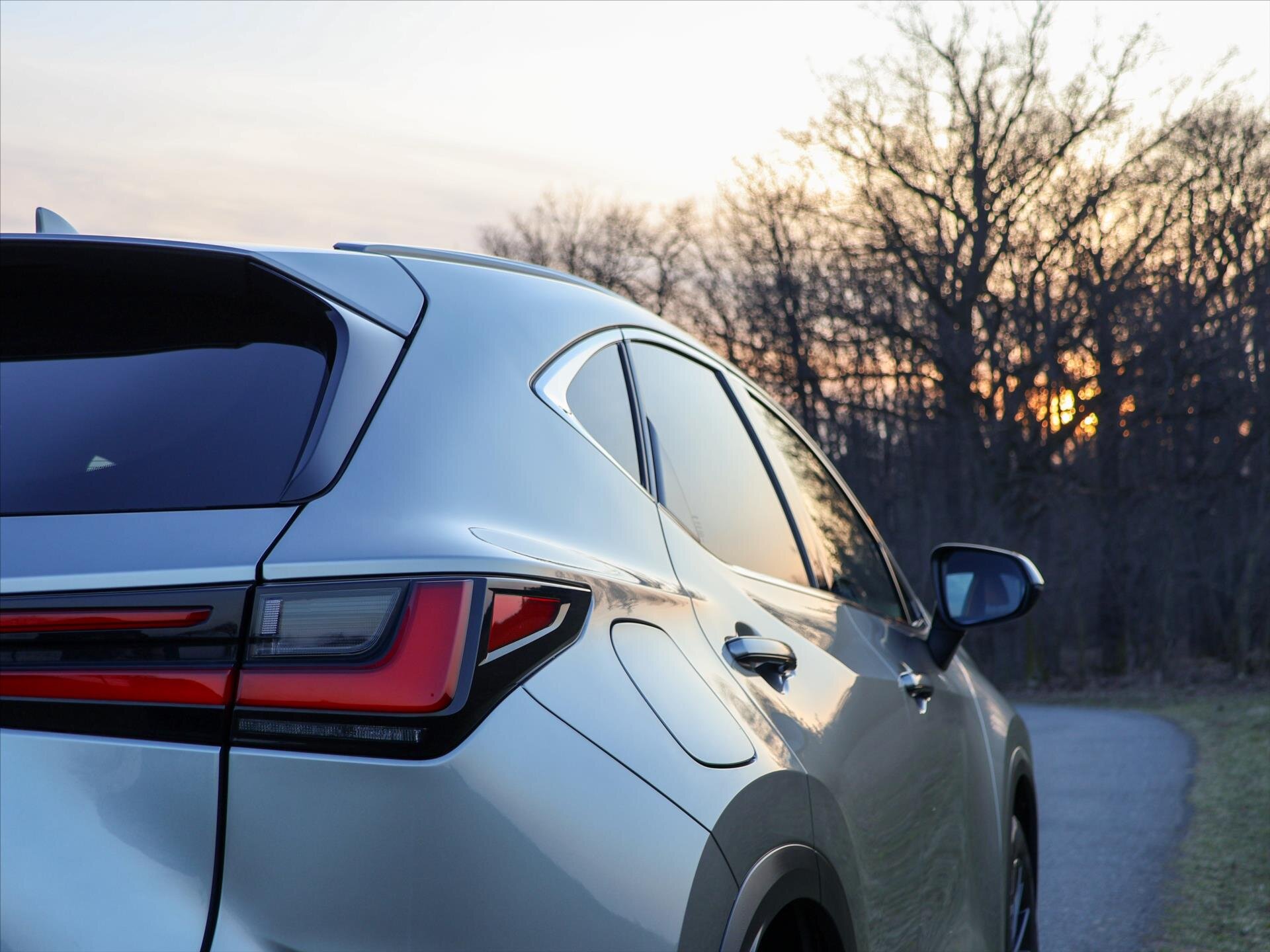 Lexus NX 450h plus SUV / Terénní 2,5 l 136 kw