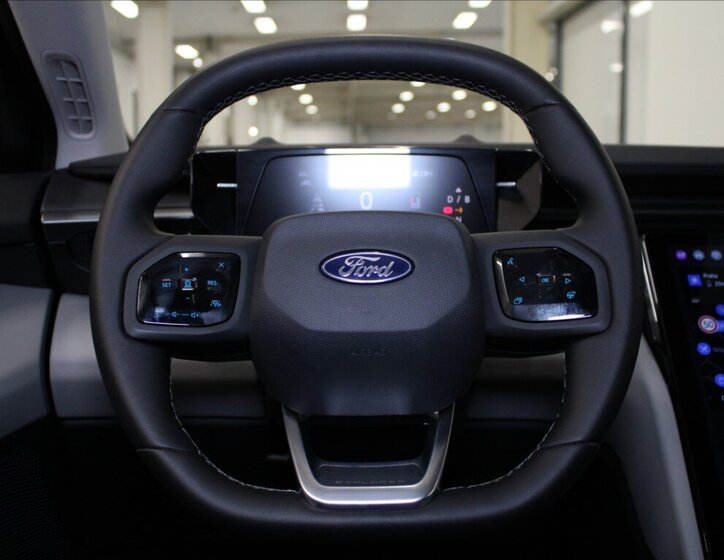 Ford Explorer SUV 10,0 210 kw