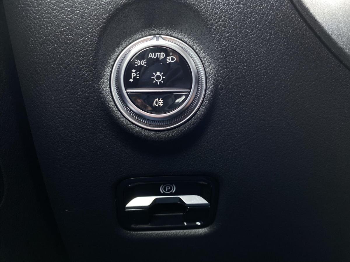 Mercedes-Benz Třídy C Sedan 1,5 l 150 kw