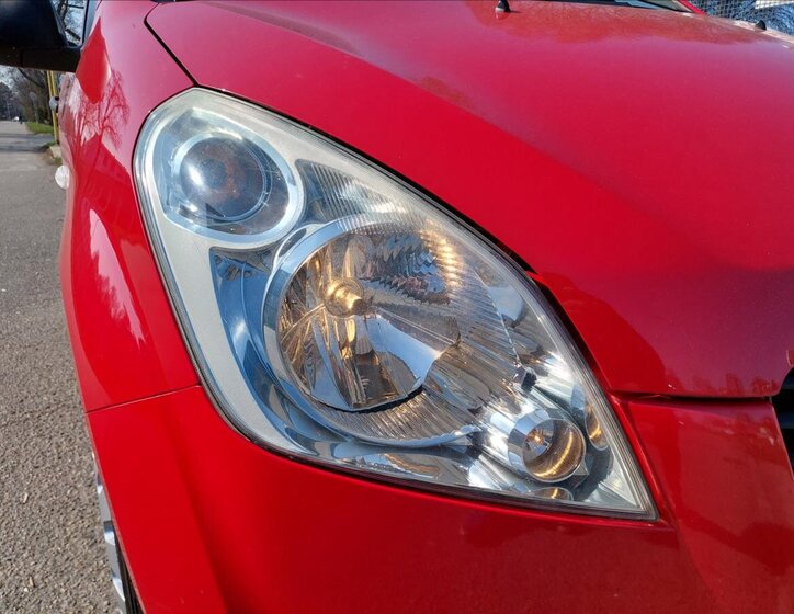 Suzuki Splash Hatchback 996,0 48 kw