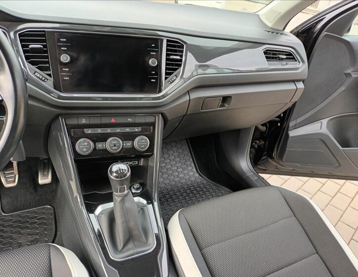 Volkswagen T-Roc SUV / Terénní 1,5 l 110 kw