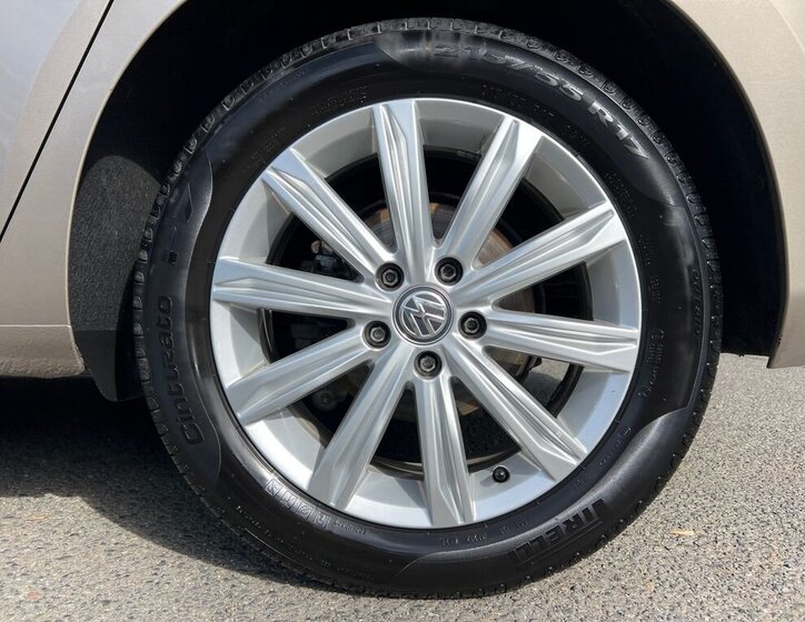 Volkswagen Touran MPV 1,5 l 110 kw