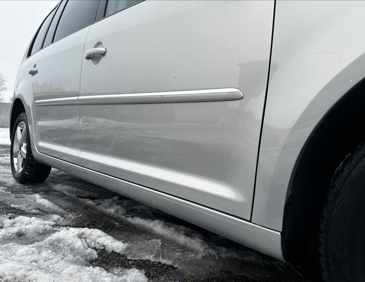 Volkswagen Touran Kombi 1,4 l 103 kw