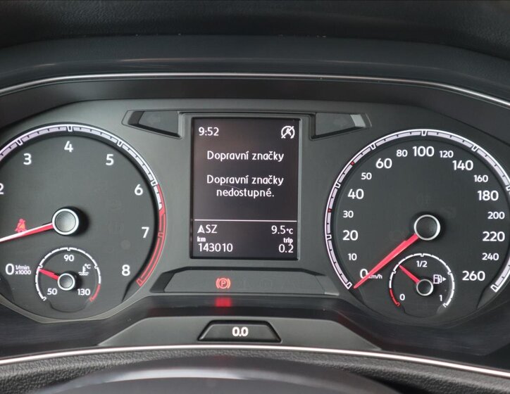 Volkswagen T-Roc CUV / Crossover 1,5 l 110 kw