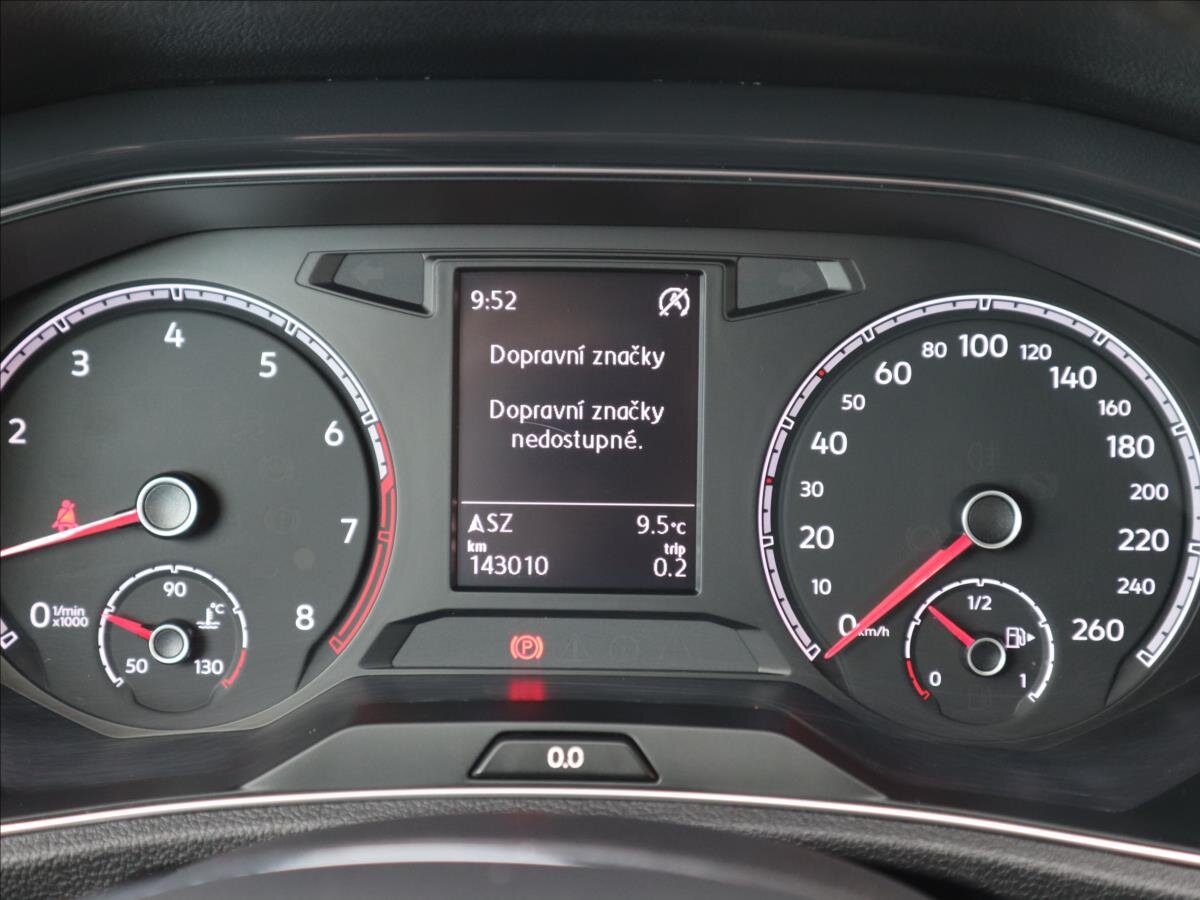 Volkswagen T-Roc CUV / Crossover 1,5 l 110 kw