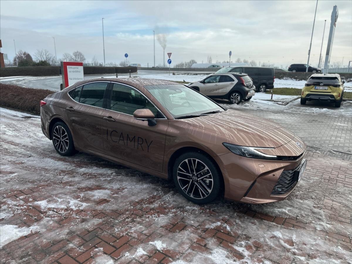 Toyota Camry Sedan 2,5 l 137 kw