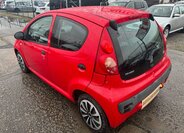 Peugeot 107 Hatchback 998,0 50 kw