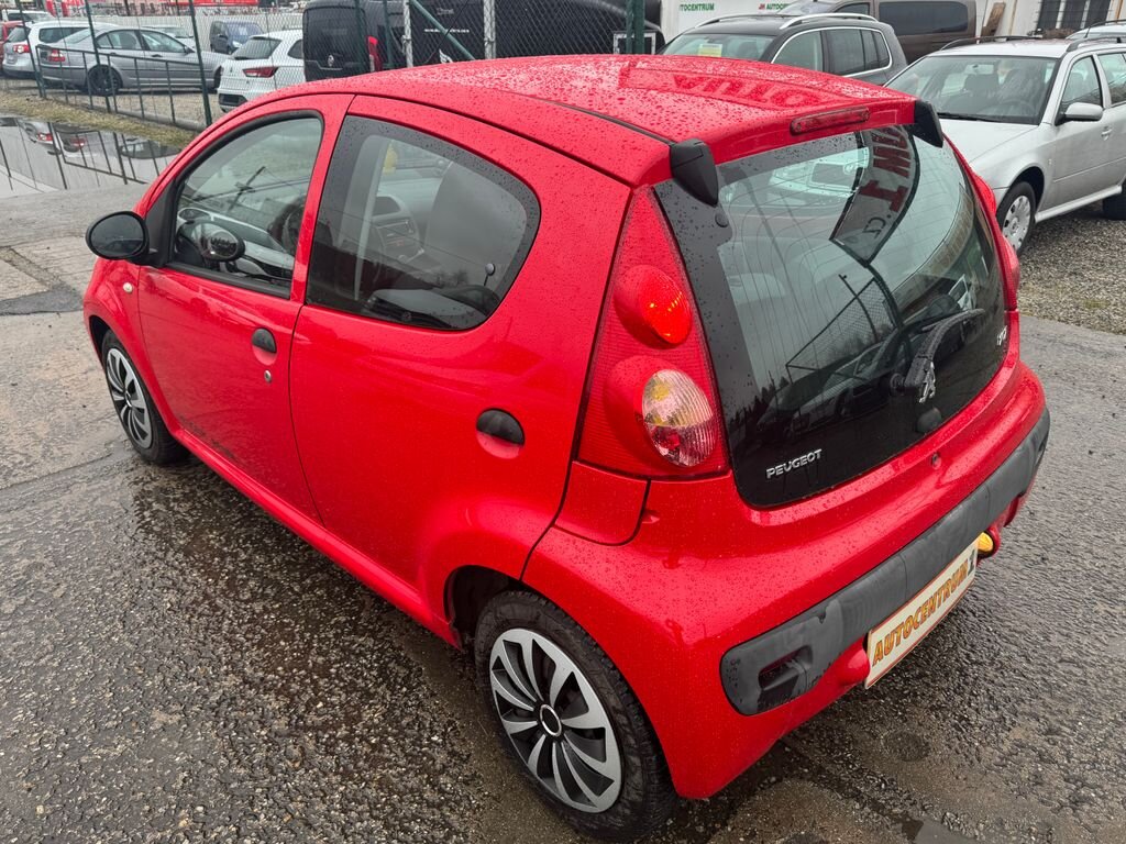 Peugeot 107 Hatchback 998,0 50 kw