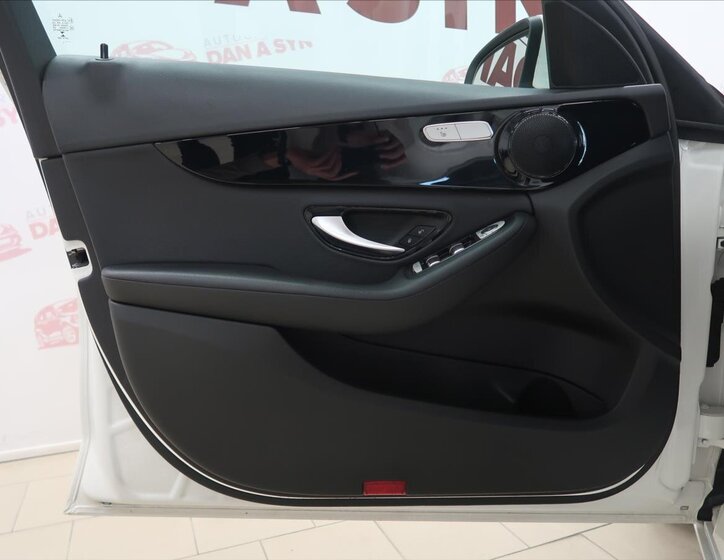 Mercedes-Benz Třídy C 9