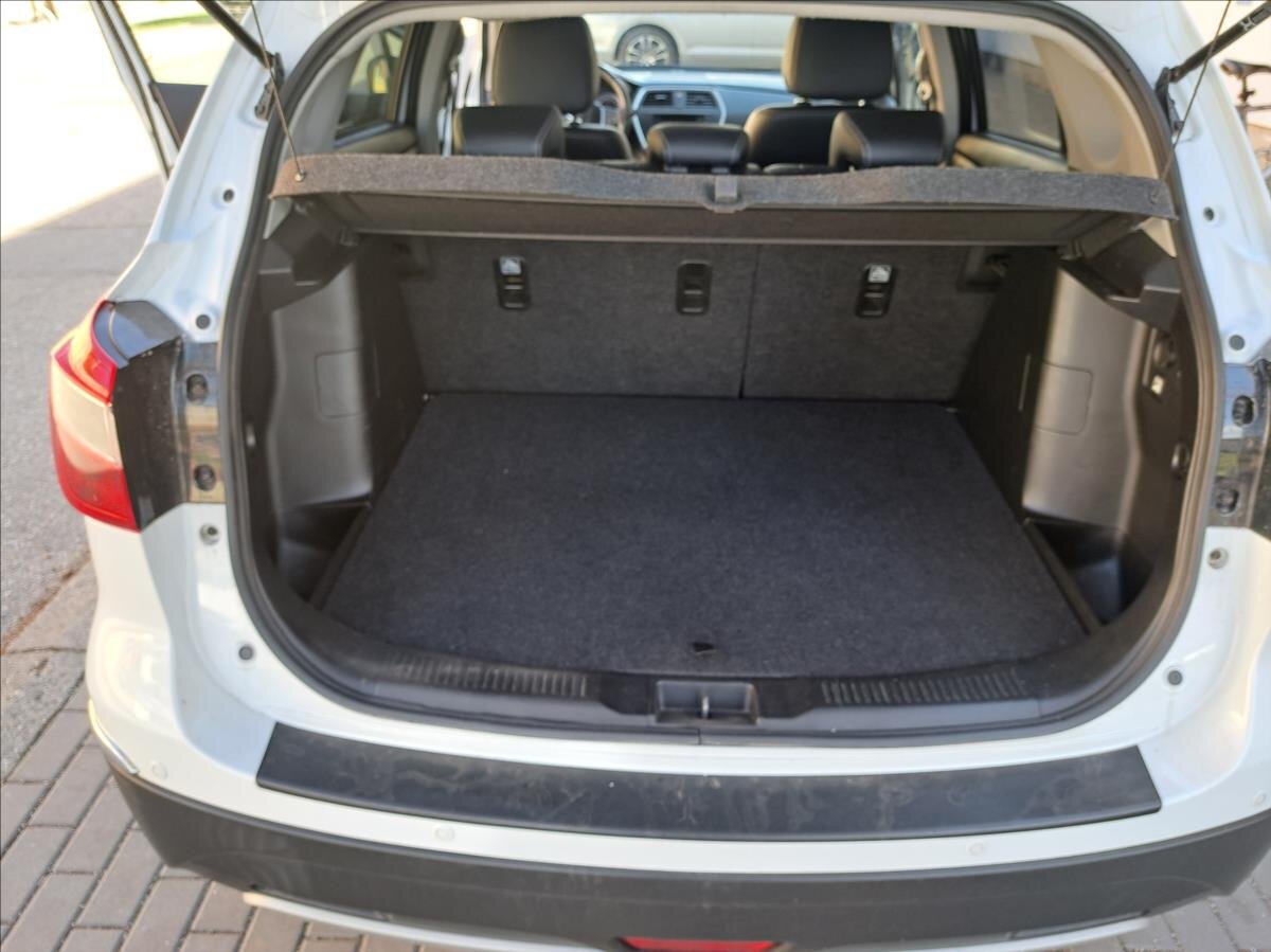 Suzuki SX4 S-Cross Hatchback 1,6 l 88 kw